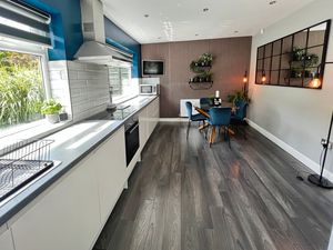 Kitchen- click for photo gallery